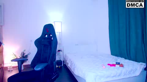 yourfairyalice_ online show from July 14, 4:17 am