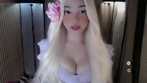 maureen love you online show from October 12, 10:25 am