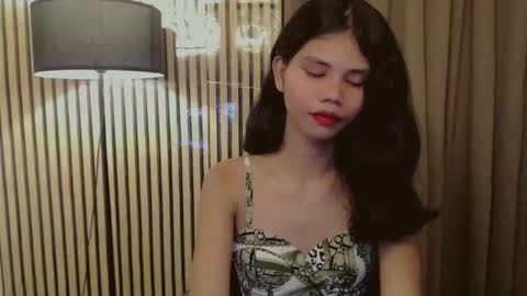 Snapshot of yourfavoratevivian chatting on November 3, 4:25 am Vivian online show from November 3, 4:25 am