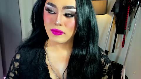 Snapshot of yourfiercemistress chatting on November 11, 9:04 pm not into STINGY and CHEAP people online show from November 11, 9:04 pm