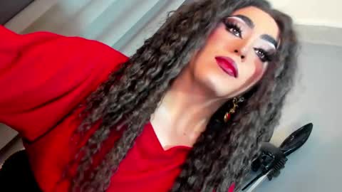 Snapshot of yourfiercemistress chatting on December 2, 10:38 pm not into STINGY and CHEAP people online show from December 2, 10:38 pm