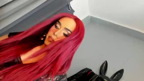 Snapshot of yourfiercemistress chatting on July 8, 1:21 am not into STINGY and CHEAP people online show from July 8, 1:21 am