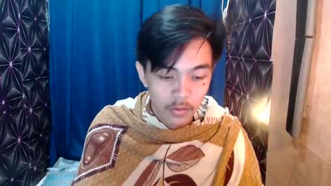 Snapshot of yourguy_josh23 chatting on December 4, 8:23 am Josh online show from December 4, 8:23 am