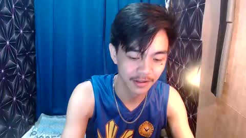 Snapshot of yourguy_josh23 chatting on December 4, 6:39 pm Josh online show from December 4, 6:39 pm