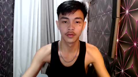 Snapshot of yourguy_josh23 chatting on February 16, 12:43 pm Josh online show from February 16, 12:43 pm