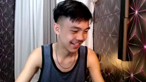 Snapshot of yourguy_josh23 chatting on February 20, 12:04 pm Josh online show from February 20, 12:04 pm