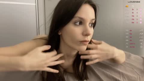 Snapshot of yourher0in chatting on December 14, 2:21 pm Aida online show from December 14, 2:21 pm