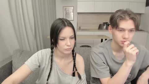 Snapshot of yourher0in chatting on October 21, 12:06 pm Aida online show from October 21, 12:06 pm