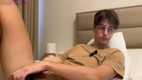 Chris online show from February 8, 7:01 am