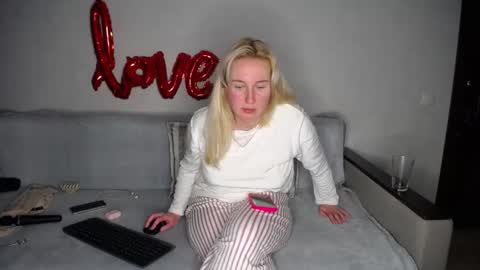 Iamyourdream online show from March 7, 2:36 am