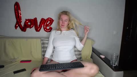 Iamyourdream online show from March 8, 7:20 pm