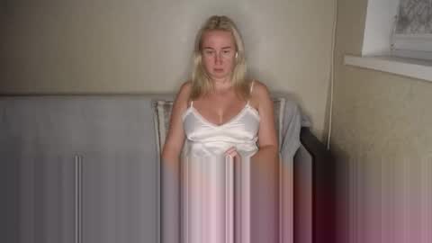 Iamyourdream online show from October 4, 9:35 pm