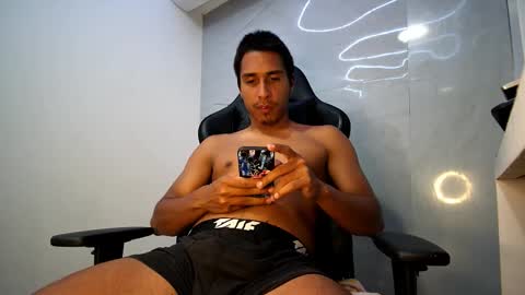 Your Latin Mamba online show from October 27, 4:27 am