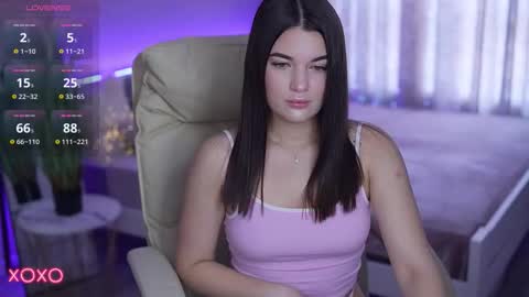 L O L A online show from October 26, 9:15 am