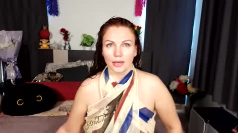 yourmysterycharm online show from December 3, 2:41 am