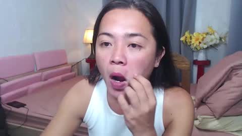 Snapshot of yournewgirldiane chatting on December 29, 2:49 am BigCockTsMistress online show from December 29, 2:49 am