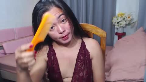 Snapshot of yournewgirldiane chatting on February 28, 2:20 am BigCockTsMistress online show from February 28, 2:20 am