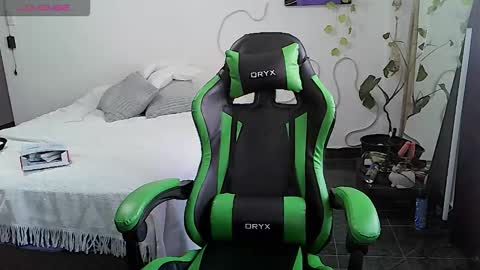 Snapshot of yourownerserena chatting on February 6, 12:30 pm Serena online show from February 6, 12:30 pm