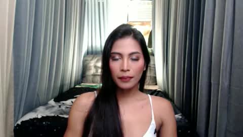 yourprettybella_ts online show from November 3, 4:41 pm