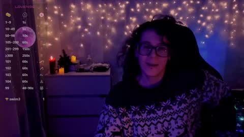 Snapshot of yourscosmic chatting on December 20, 10:22 pm Yours Cosmic online show from December 20, 10:22 pm