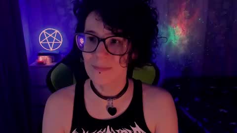 Snapshot of yourscosmic chatting on February 12, 11:09 pm Yours Cosmic online show from February 12, 11:09 pm