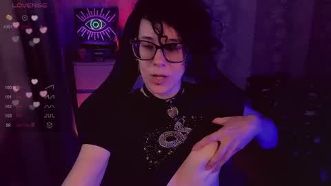 Snapshot of yourscosmic chatting on November 4, 10:36 am Yours Cosmic online show from November 4, 10:36 am