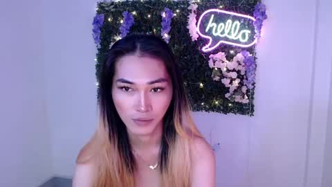 Snapshot of yoursexservice chatting on December 18, 12:43 am    online show from December 18, 12:43 am