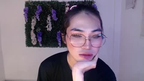 Snapshot of yoursexservice chatting on February 13, 11:37 pm    online show from February 13, 11:37 pm