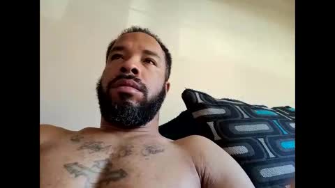 Snapshot of yoursexydaddy79 chatting on November 4, 2:16 pm mother fucker online show from November 4, 2:16 pm