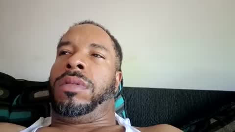 yoursexydaddy8181 online show from July 27, 4:03 pm