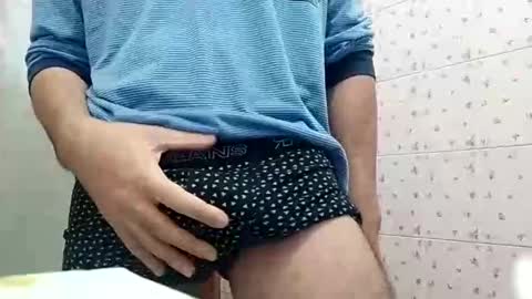 Snapshot of yoursexymr chatting on November 3, 1:19 am Mark online show from November 3, 1:19 am