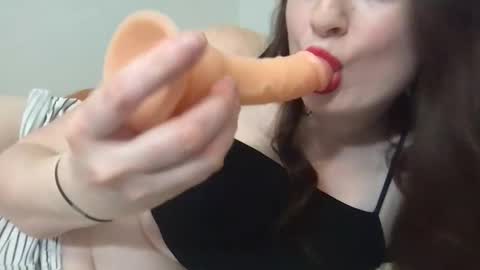 YoursTrulyBella online show from March 11, 3:56 am