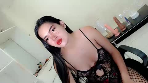 yoursweetdreamx online show from May 30, 7:11 pm