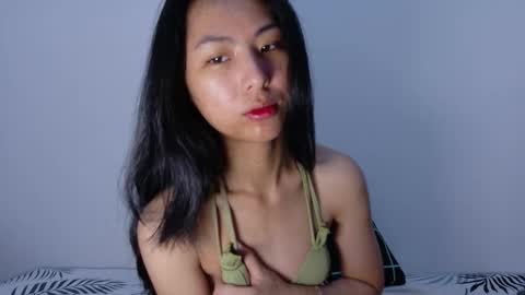 Snapshot of yoursweetestkiwi chatting on February 11, 8:52 am Kiwi online show from February 11, 8:52 am