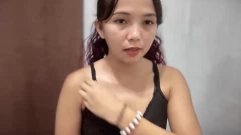 Snapshot of yoursweethot_faye chatting on February 26, 6:18 pm Faye online show from February 26, 6:18 pm