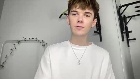 yoursweetyguy online show from December 2, 4:46 pm