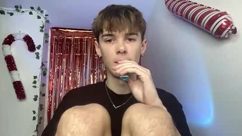 yoursweetyguy online show from January 8, 2:52 pm