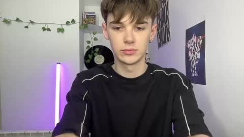 yoursweetyguy online show from April 8, 4:07 pm