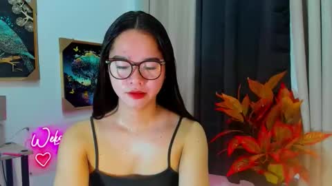 yourtinybunny online show from December 4, 5:17 am