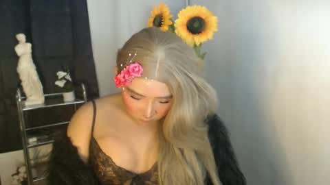 Snapshot of yourtransjeen chatting on February 24, 9:20 pm Jeen online show from February 24, 9:20 pm