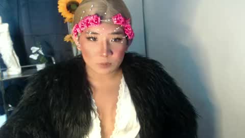 Snapshot of yourtransjeen chatting on February 25, 11:44 pm Jeen online show from February 25, 11:44 pm