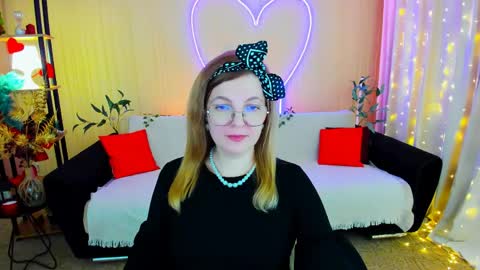 Alice online show from April 9, 11:15 am