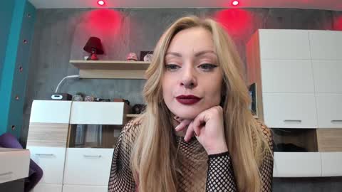 Snapshot of yourvenus00 chatting on December 10, 10:38 am YourVenus00 -Follow my OF online show from December 10, 10:38 am