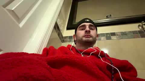 yourwhiteislandboy online show from May 10, 5:01 am