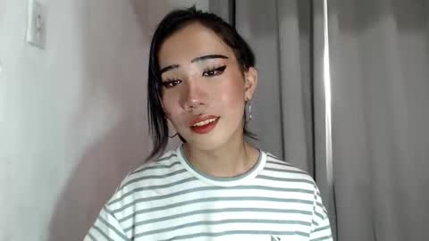 yourwife_material99 online show from April 2, 5:38 am