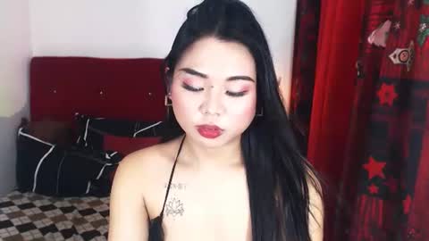 Snapshot of yourwifekate chatting on December 4, 6:00 am Kate online show from December 4, 6:00 am