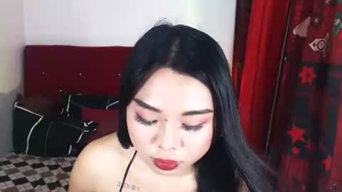 Snapshot of yourwifekate chatting on December 4, 9:07 am Kate online show from December 4, 9:07 am