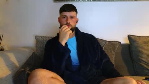 youzername2 online show from November 23, 3:17 am