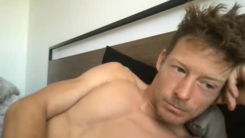 yoyoyo1221 online show from April 9, 2:33 am