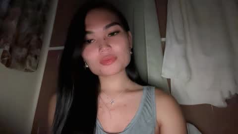 yrdrmgrl_jennie26 online show from December 2, 9:21 pm